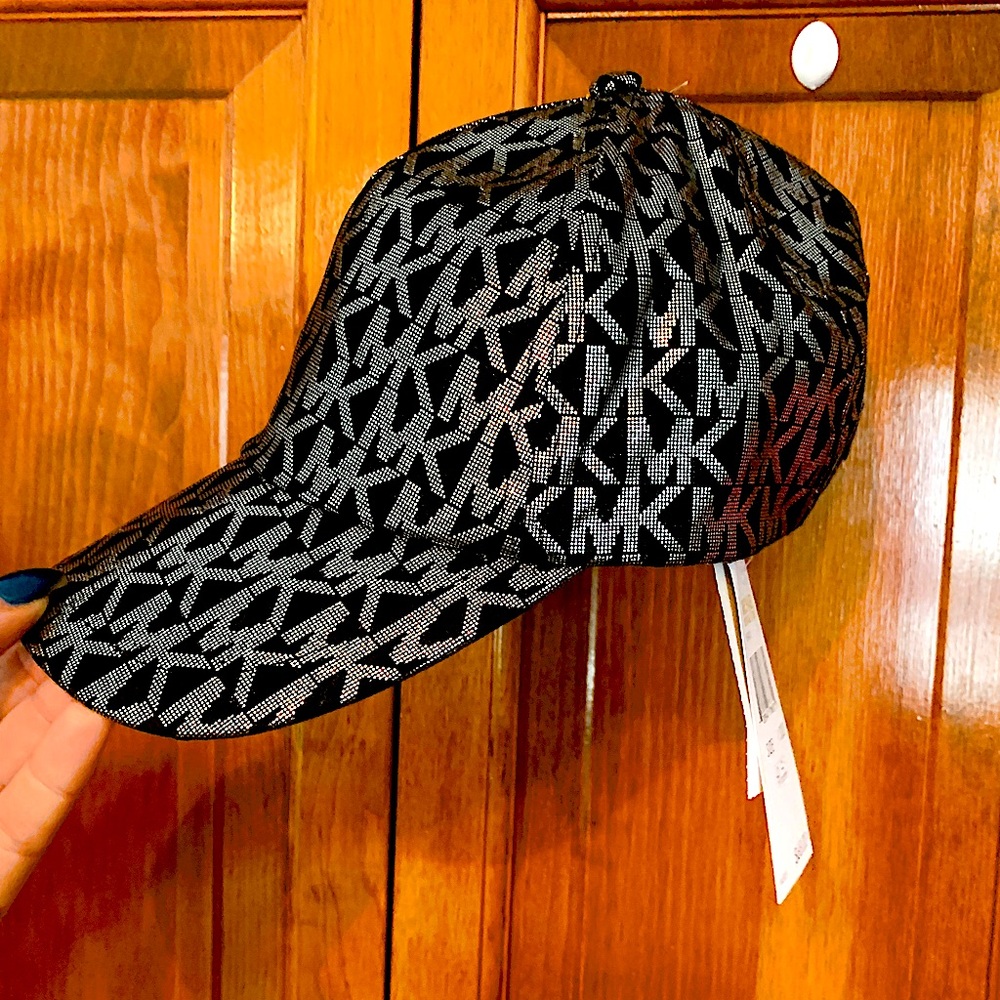 MICHAEL KORS- brand new with tags!, holiday edition hat with a free gift:)
